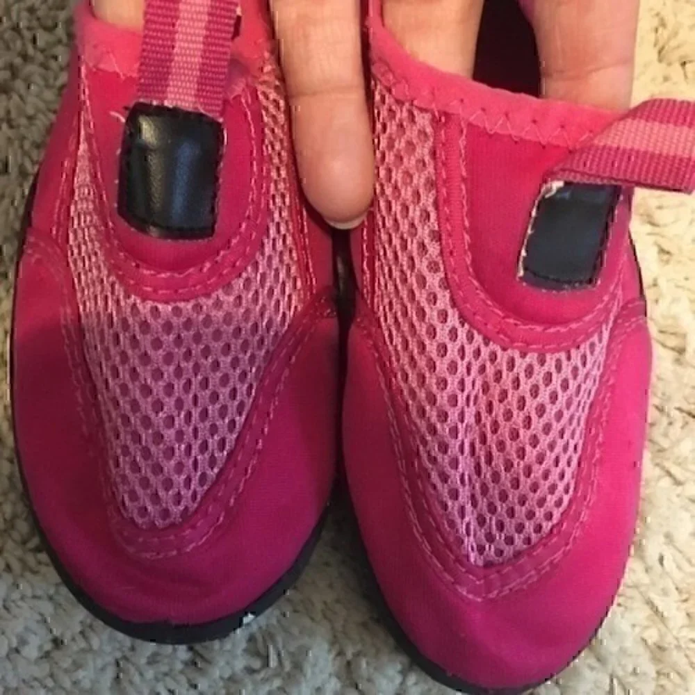 Girls pink water shoes